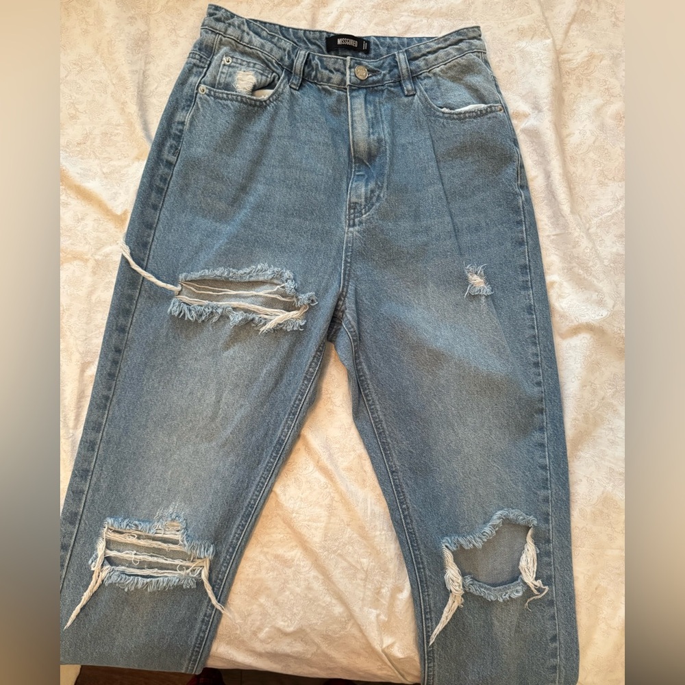 Missguided Distressed Straight Leg Jeans – Size US 6